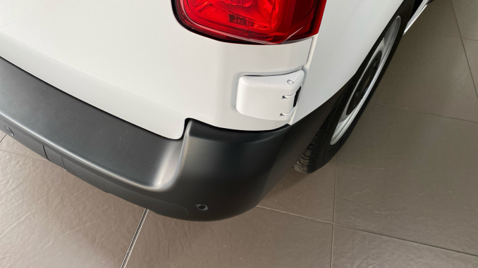 Peugeot Expert E-Standard 1000 100kW 75kWh Professional Premium + Van Auto - Image 38